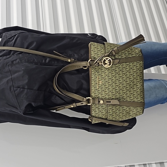 NWT Michael Kors Small Convertible Tote - Picture 1 of 13